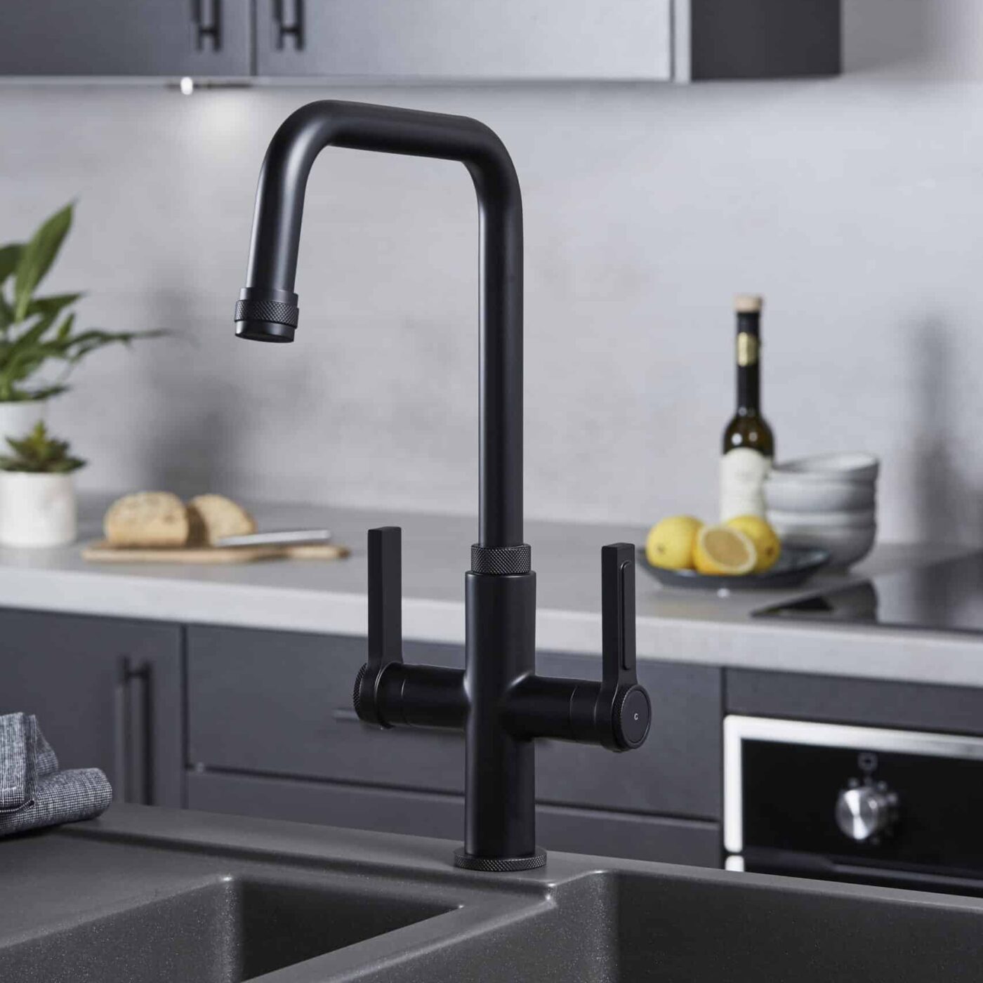 Artesano 3-in-1 D Shape Boiling Water Tap - Matt Black - Image 4