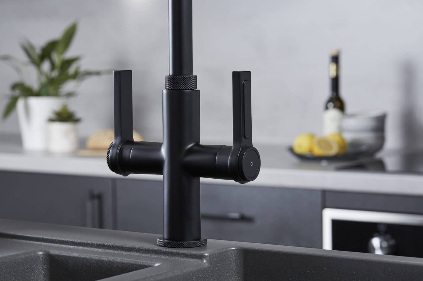 Artesano 3-in-1 D Shape Boiling Water Tap - Matt Black - Image 7
