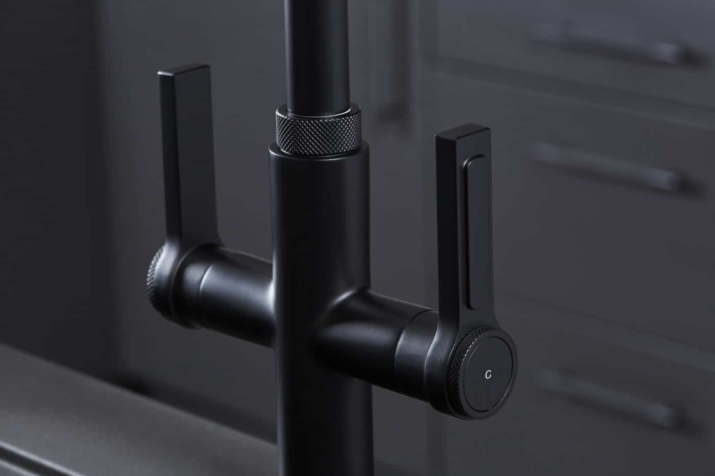 Artesano 3-in-1 D Shape Boiling Water Tap - Matt Black - Image 6