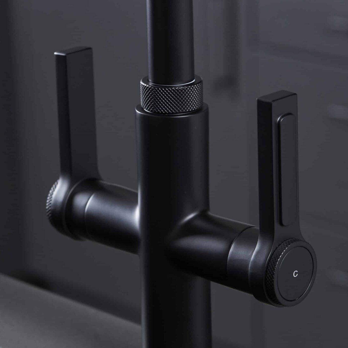 Artesano 3-in-1 D Shape Boiling Water Tap - Matt Black - Image 6