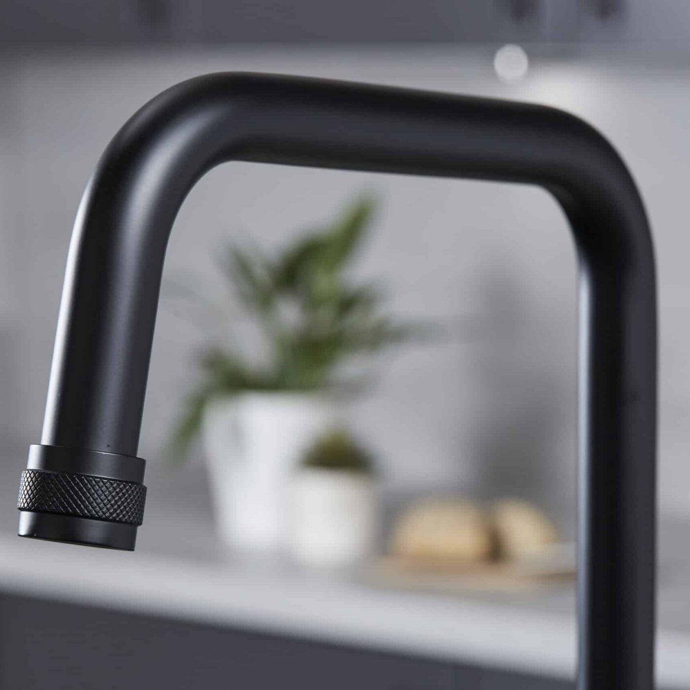 Artesano 3-in-1 D Shape Boiling Water Tap - Matt Black - Image 3