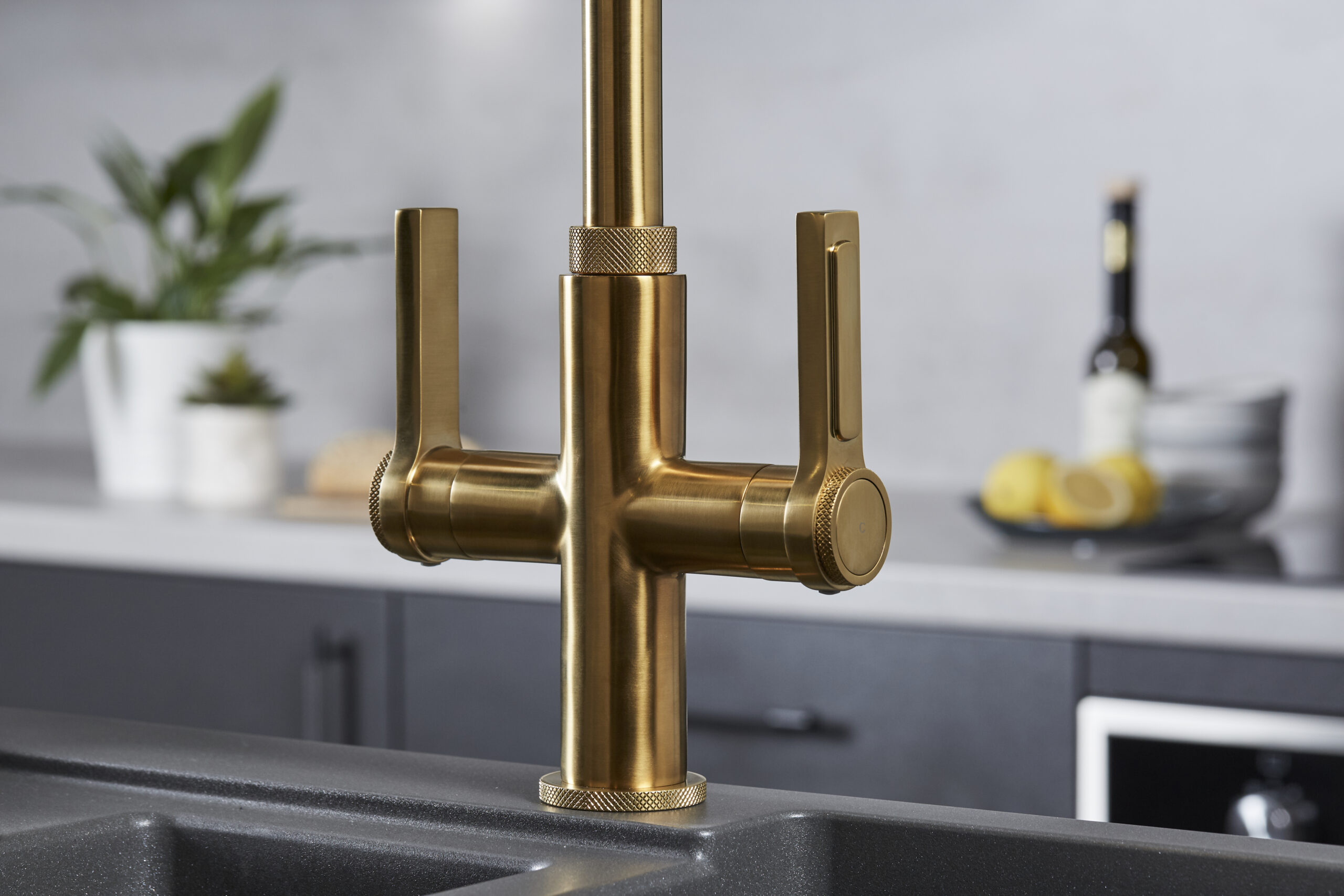 Artesano D Shape 3 in 1 boiling water tap in Brushed Brass