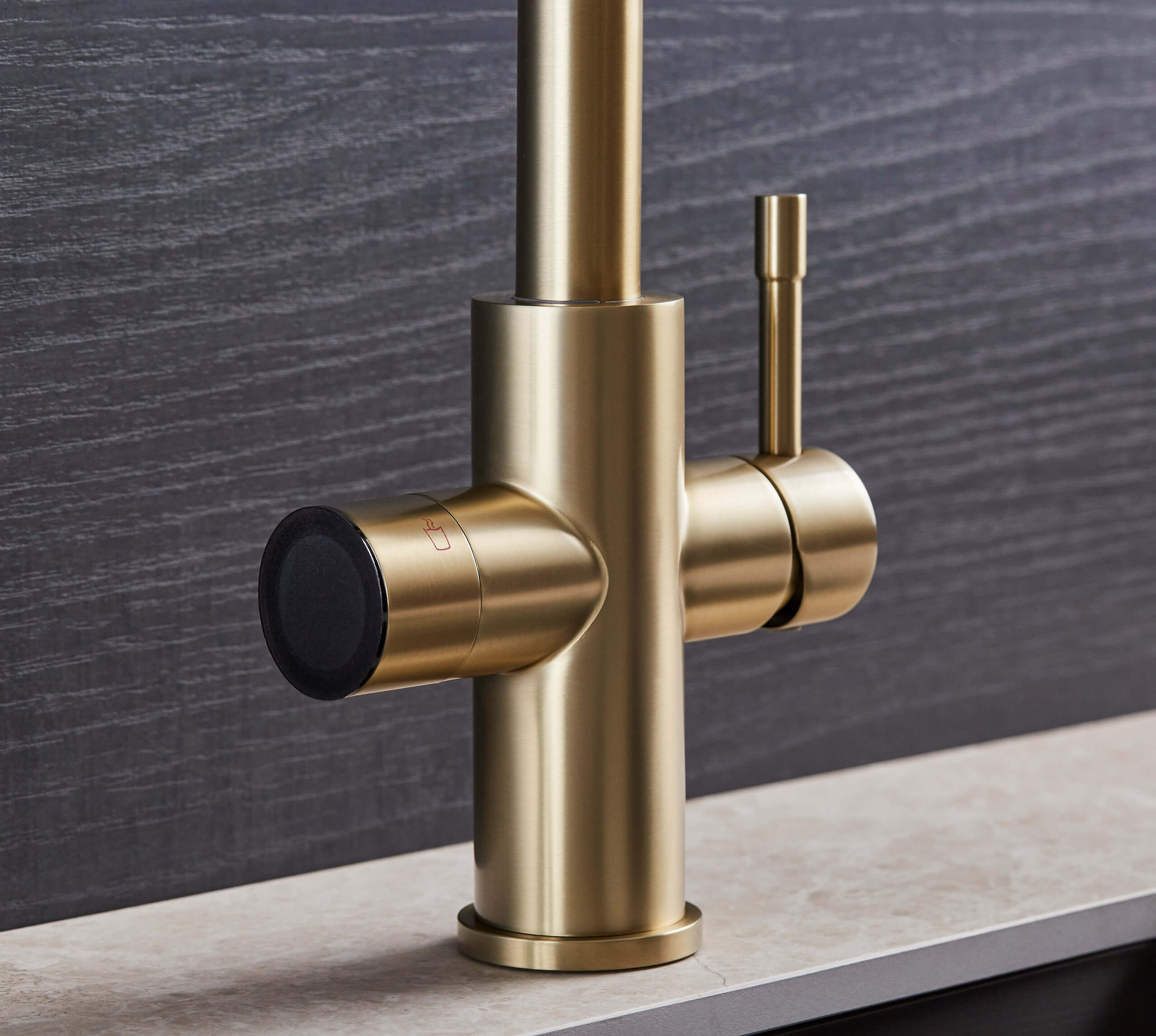 Sapphire D Chilled 4-in-1: D Shape Digital Tap - Brushed Gold - Image 5