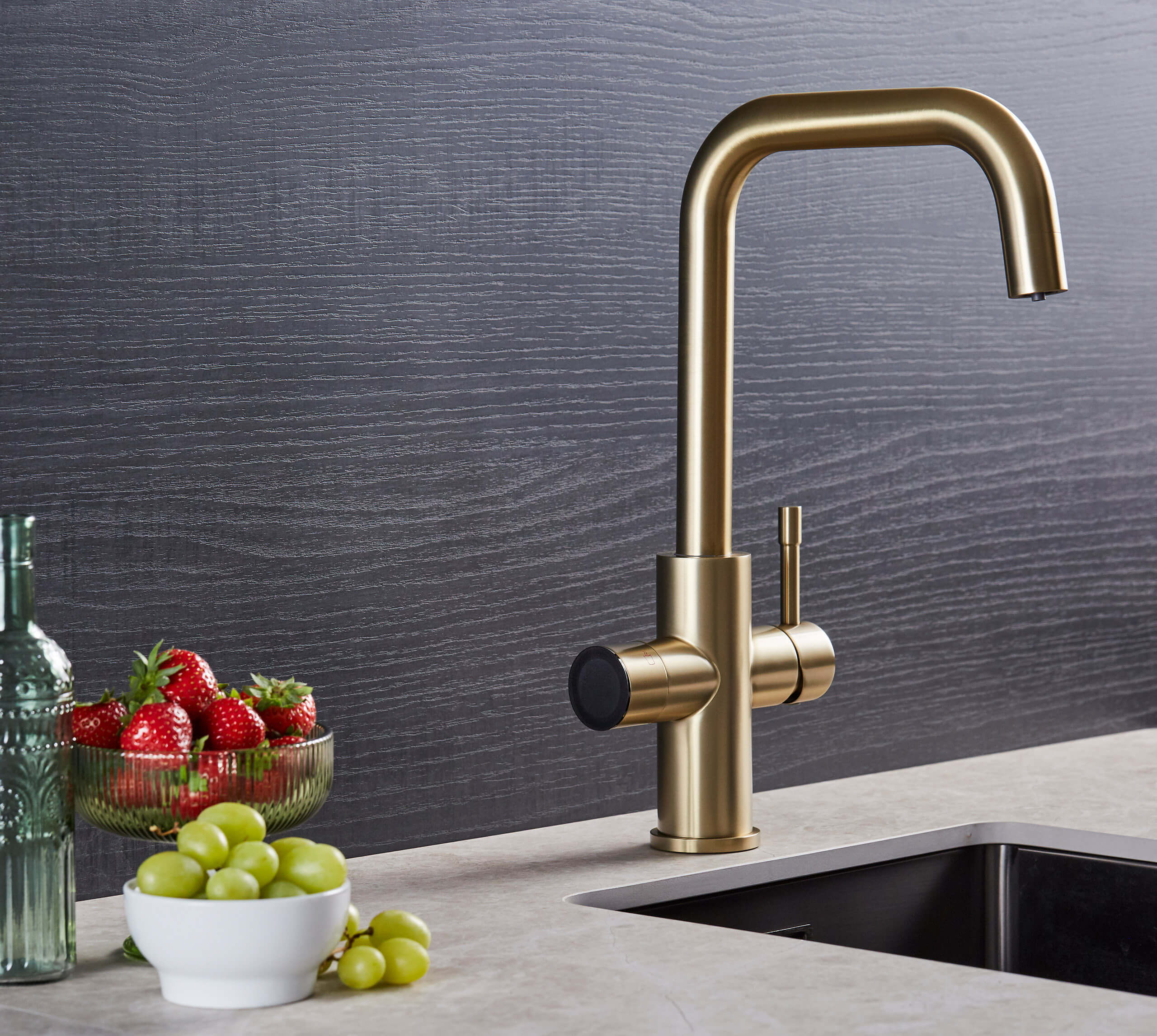 Sapphire D Chilled 4-in-1: D Shape Digital Tap - Brushed Gold - Image 3