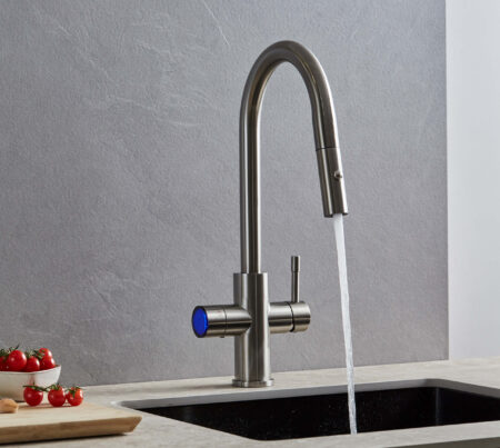 a 5-in-1 sparkling water tap with boiling water and chilled water and pull out hose